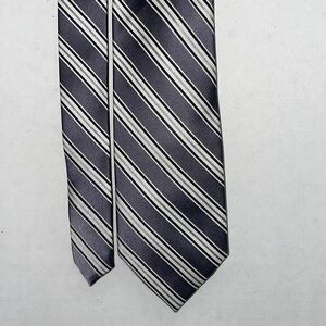 The tie bar stripe 3.75" silk black grey white